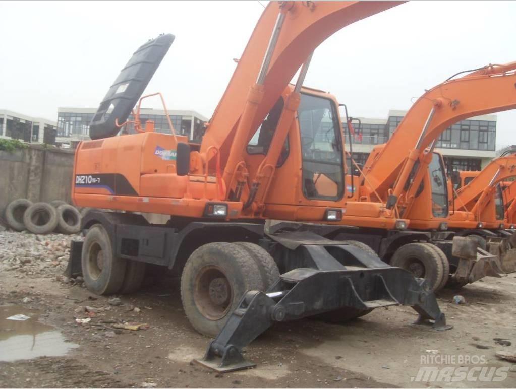 Doosan DH 210 W-7 Kolová rýpadla