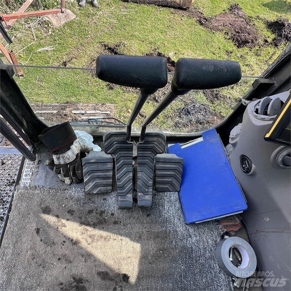 Volvo EC220 EL Pásová rýpadla