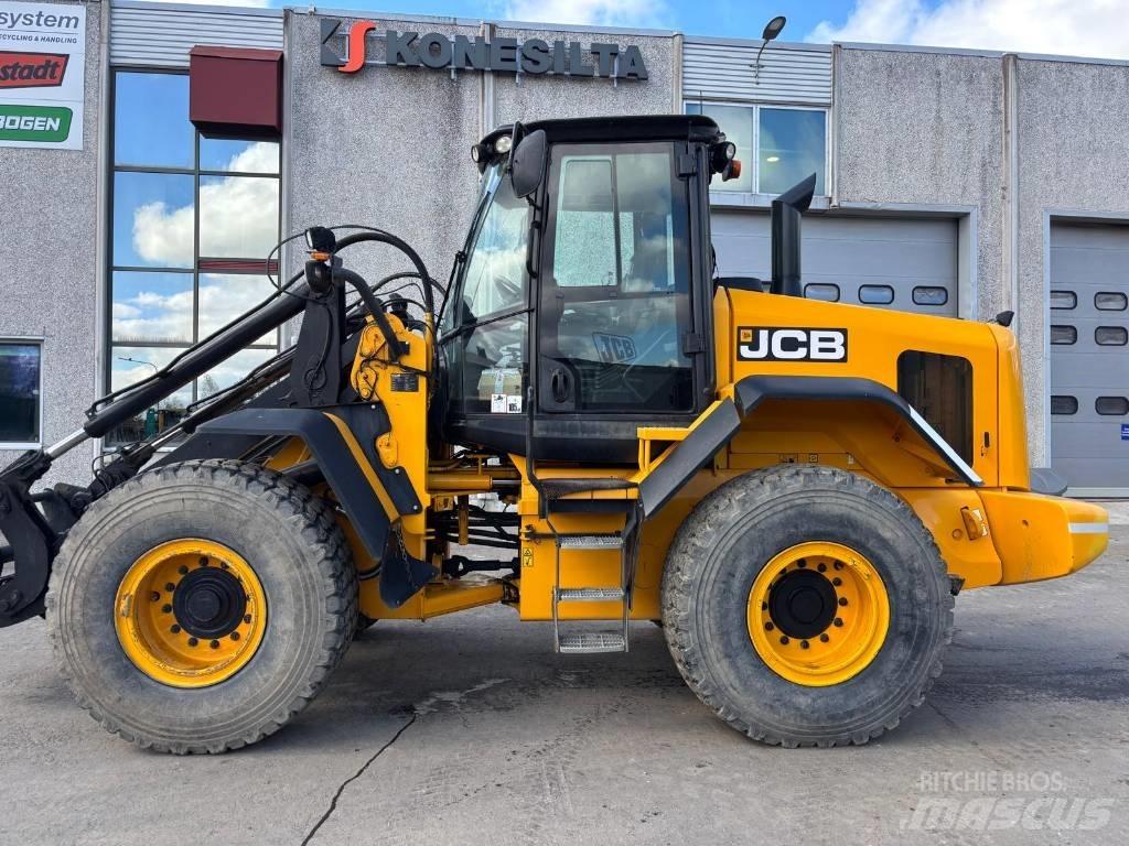 JCB 437 HT Kolové nakladače