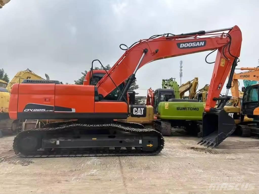 Doosan DX 225 LC-9C Pásová rýpadla