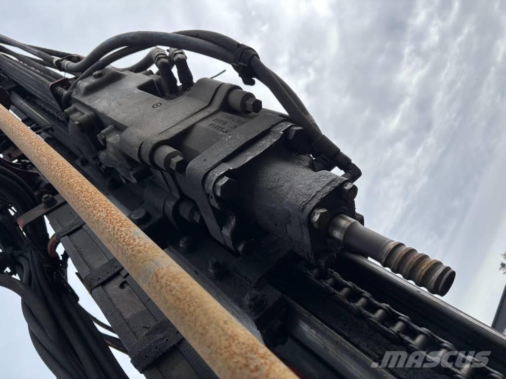 Sandvik Dino DC400Ri Povrchové vrtací stroje
