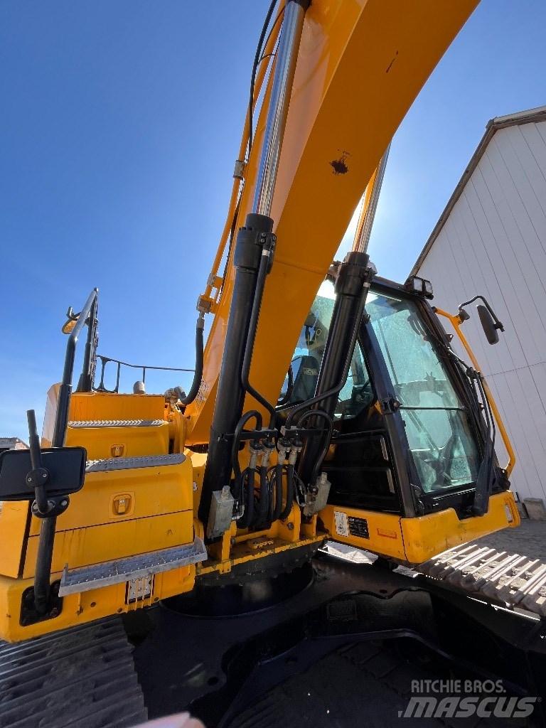 JCB JS 220 LC Pásová rýpadla