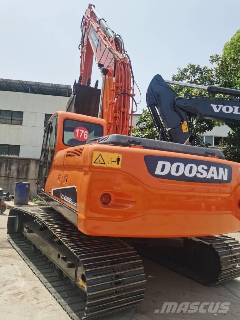 Doosan DX225LC-9C Pásová rýpadla