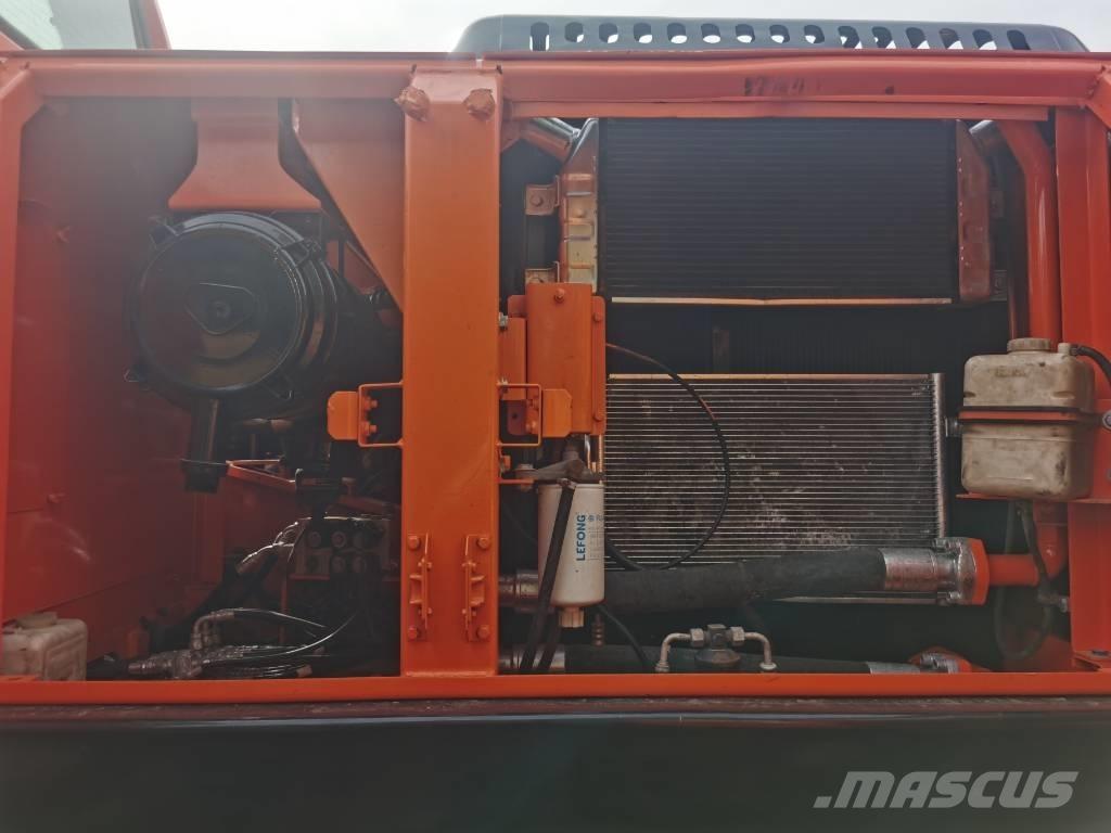 Doosan DX225LC-9C Pásová rýpadla