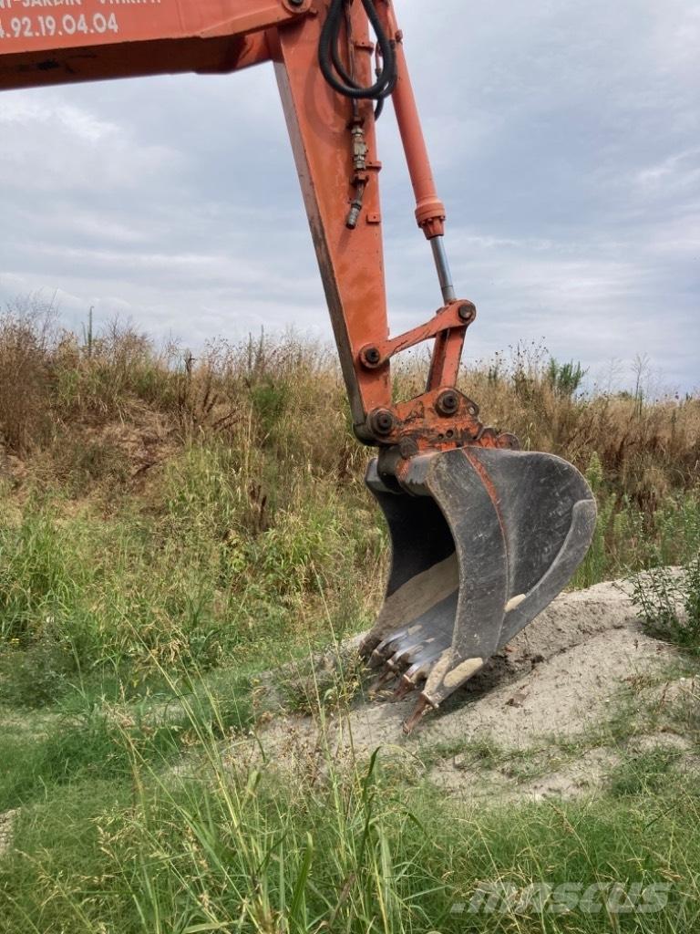 Hitachi EX 135 W Kolová rýpadla