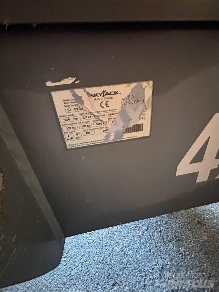 SkyJack SJ 51 AJ Kloubové plošiny