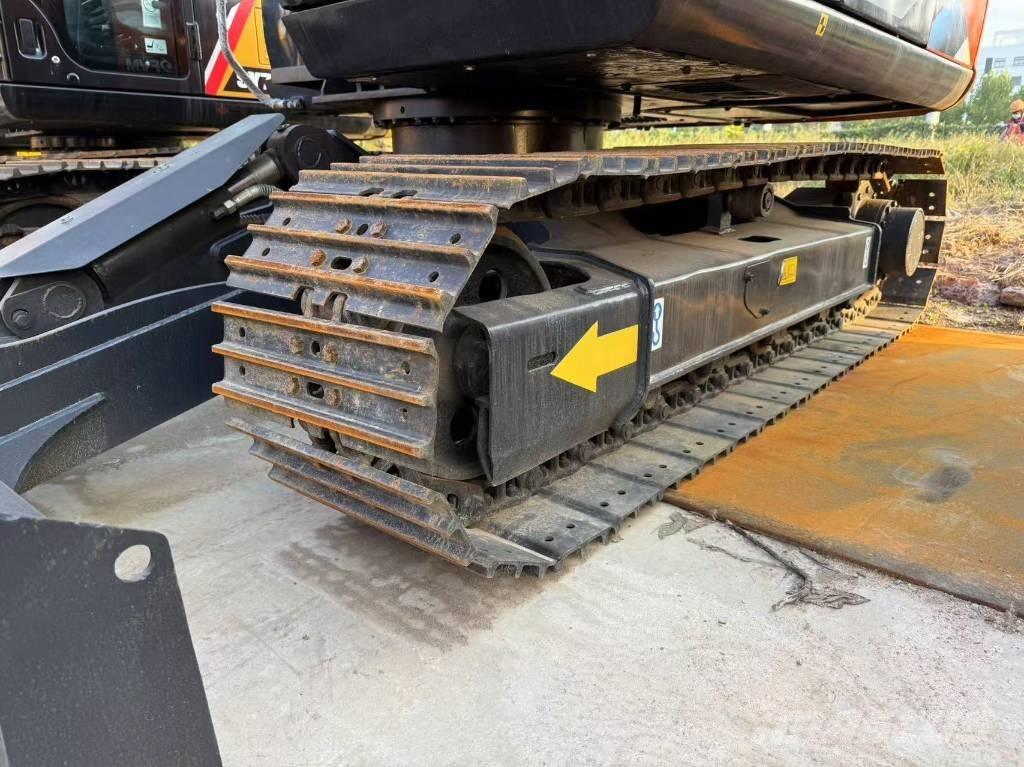 Hitachi 70 Pásová rýpadla