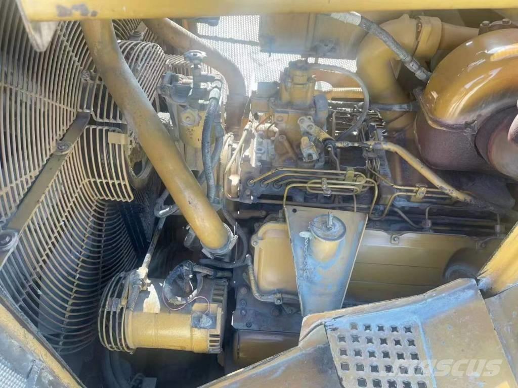 CAT D 9 R Pásové dozery