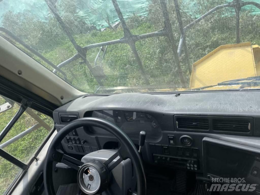 Komatsu HD 605-7 Pevné dempry