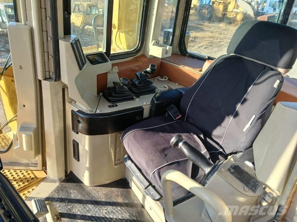 CAT D 9 R II Pásové dozery