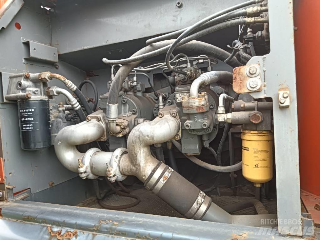 Hitachi ZX 350 Pásová rýpadla