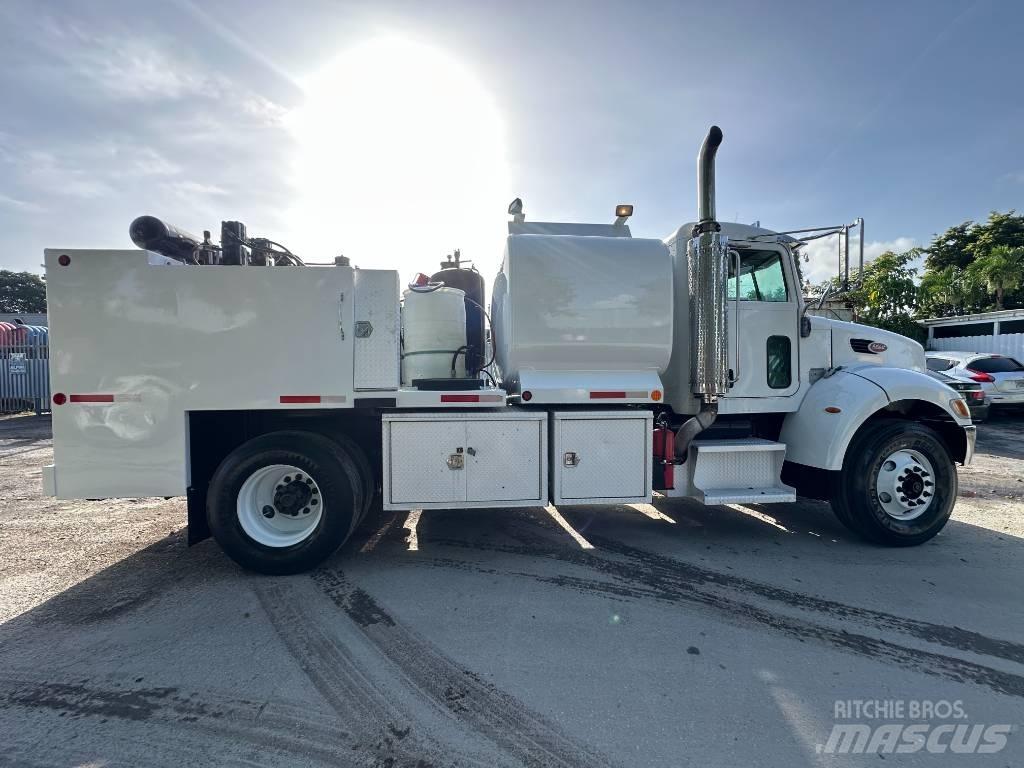 Peterbilt 335 Cisternové vozy