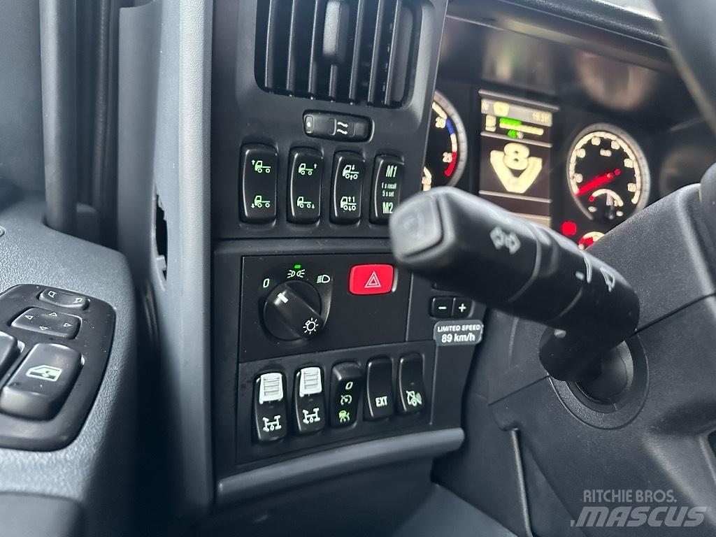 Scania R580 6x2*4 Hákový nosič kontejnerů