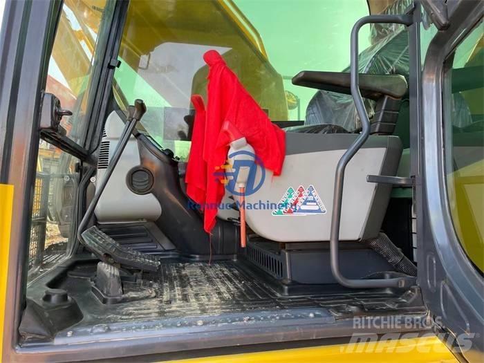 Komatsu PC 220-8 Pásová rýpadla