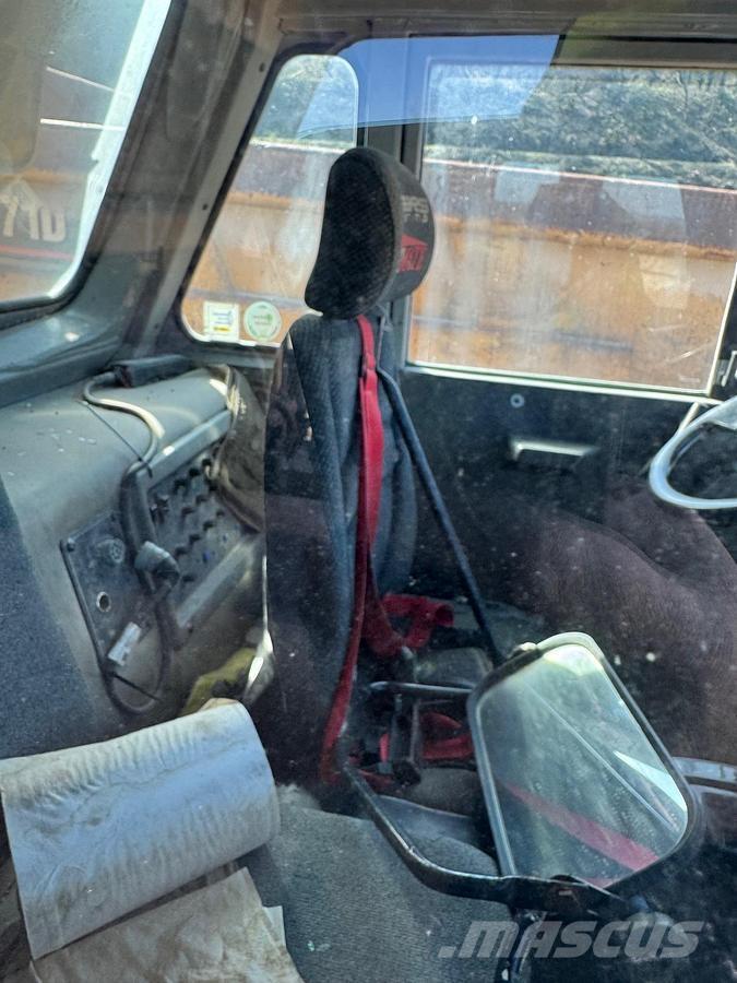 CAT 769D Kabiny a interiér