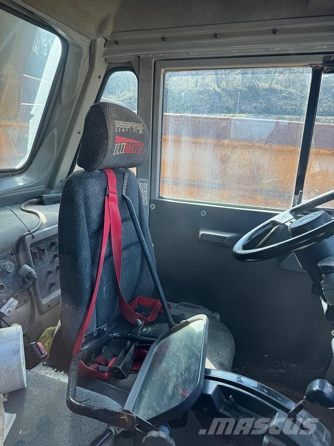 CAT 769D Kabiny a interiér