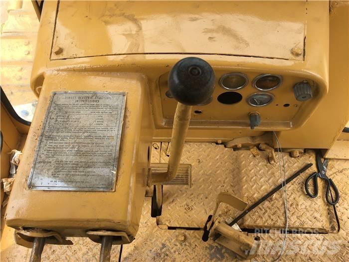 CAT D 8 K Pásové dozery