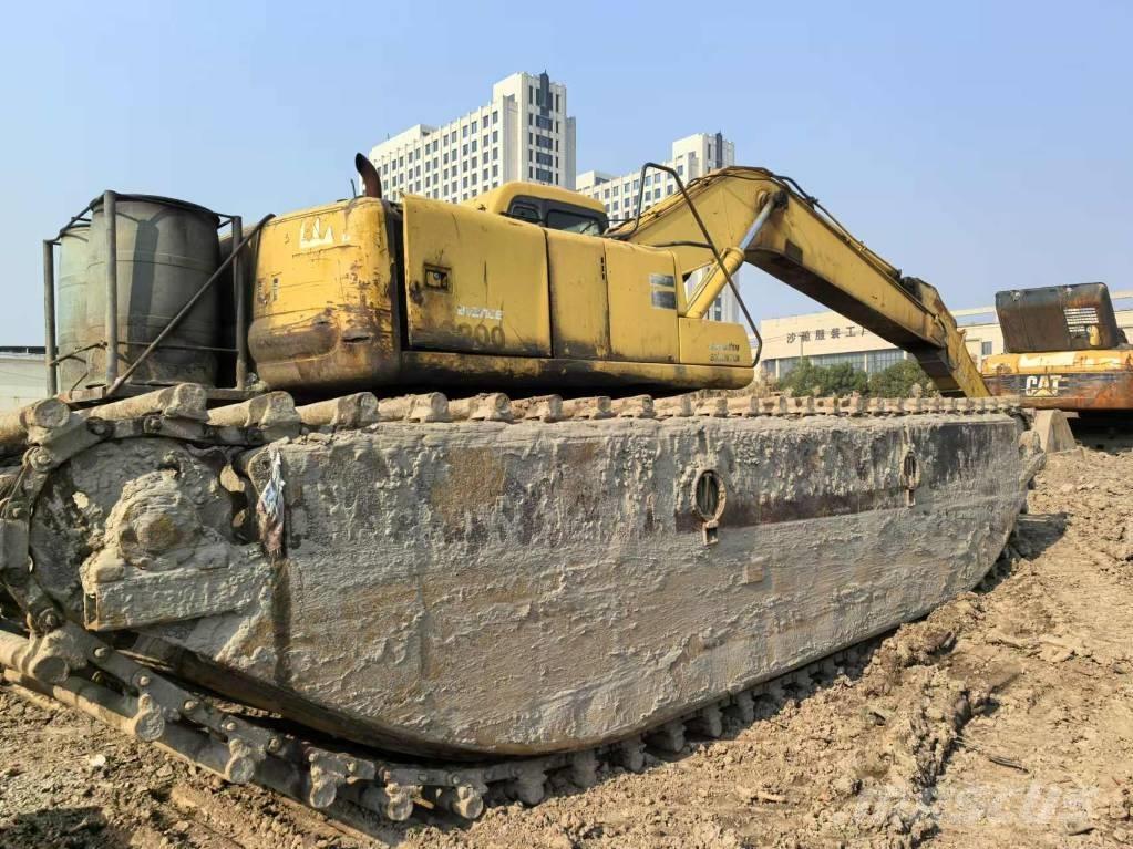 Komatsu PC 200-6 Obojživelná rypadla