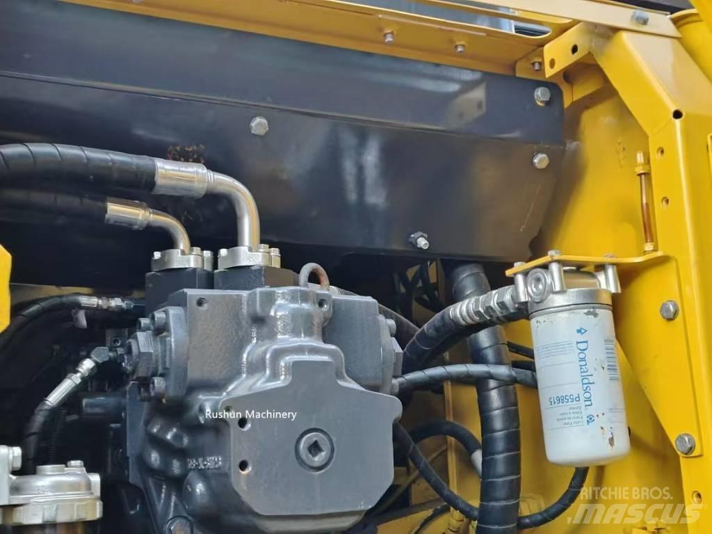Komatsu PC 220-7 Pásová rýpadla
