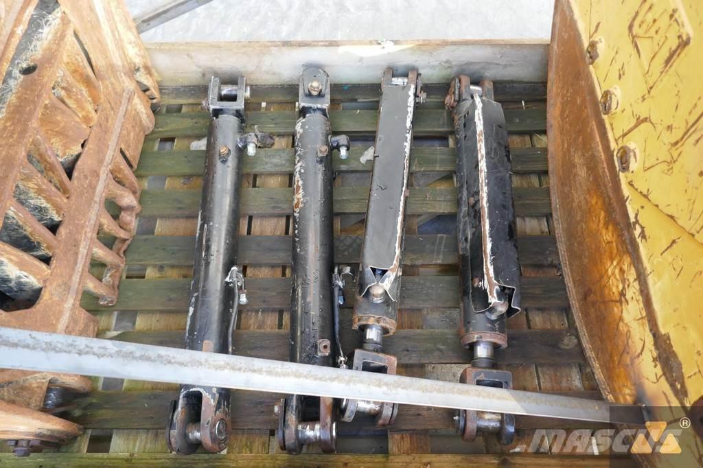 CAT 525D Grapple Doprava – ostatní