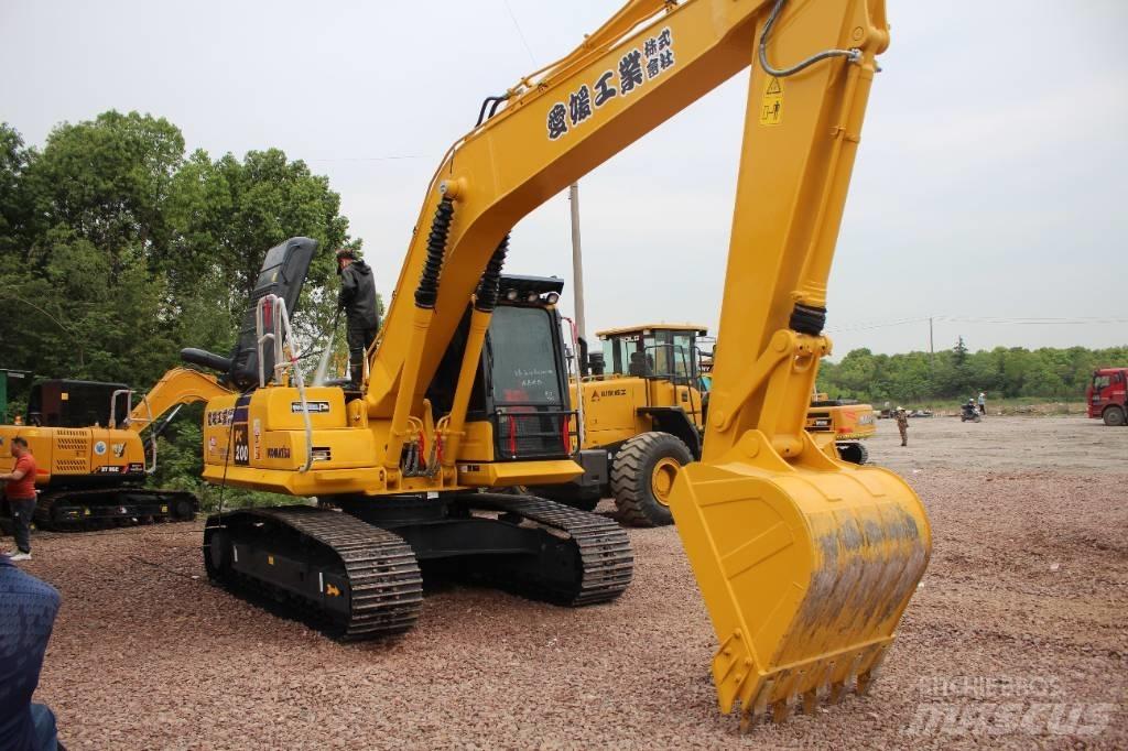 Komatsu PC 200-8 Pásová rýpadla