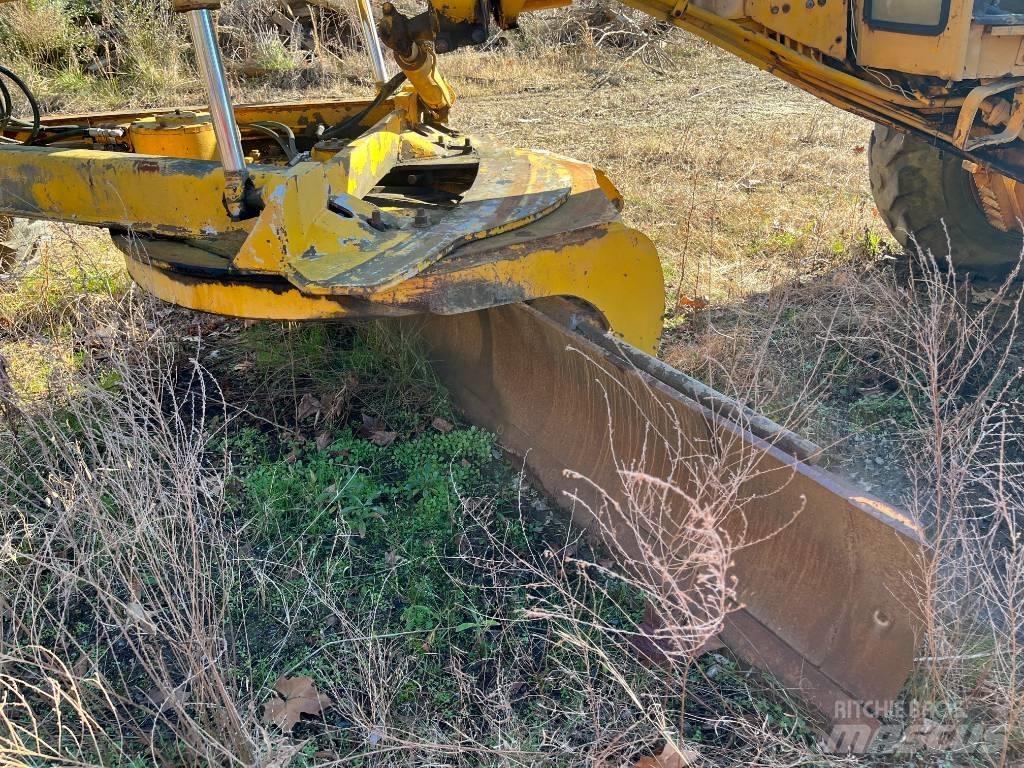 John Deere 672 A Grejdry
