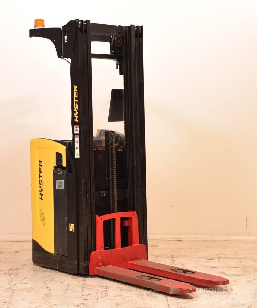 Hyster RS1.6-24 Samohybné vozíky