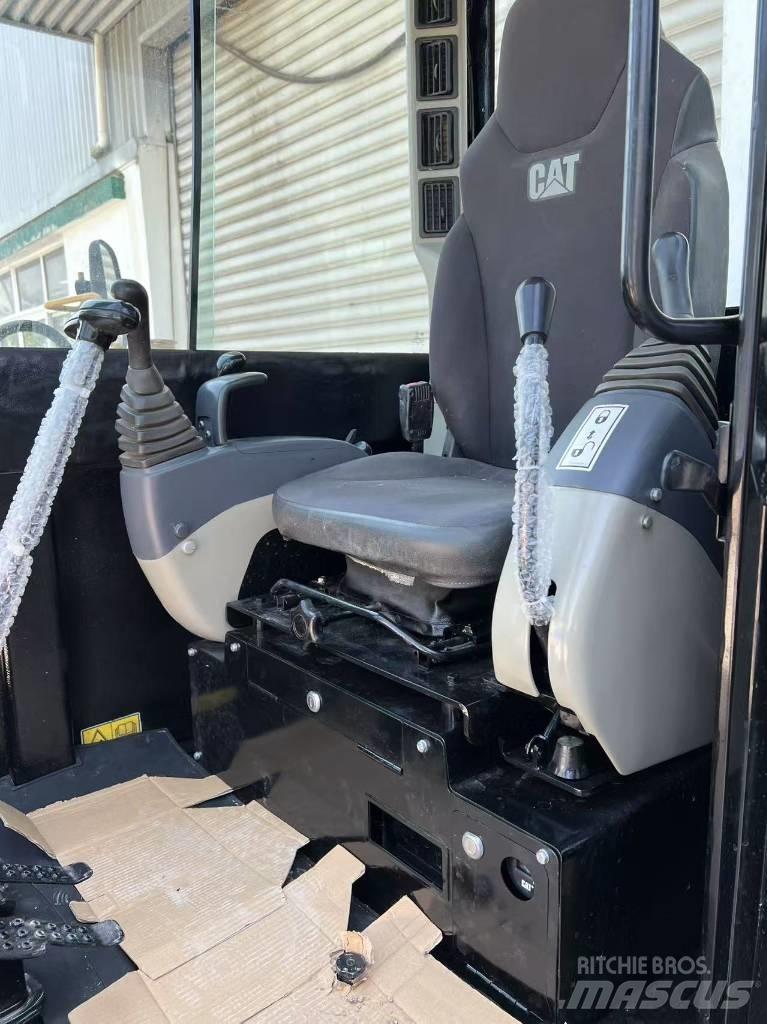 CAT 305.5 Pásová rýpadla