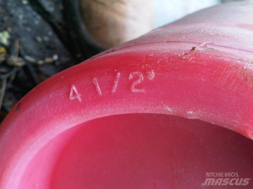  Drill pipes 32' X 4" Zařízení pro hlubinné vrtání ropy a plynu