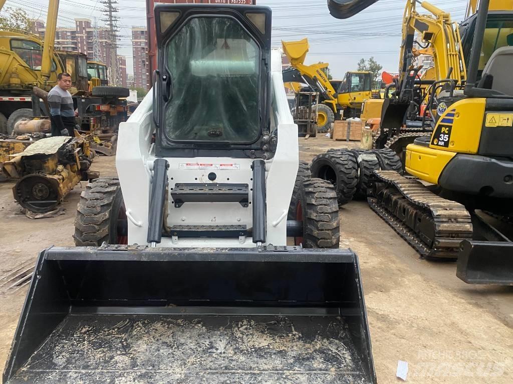 Bobcat S 300 Smykem řízené nakladače