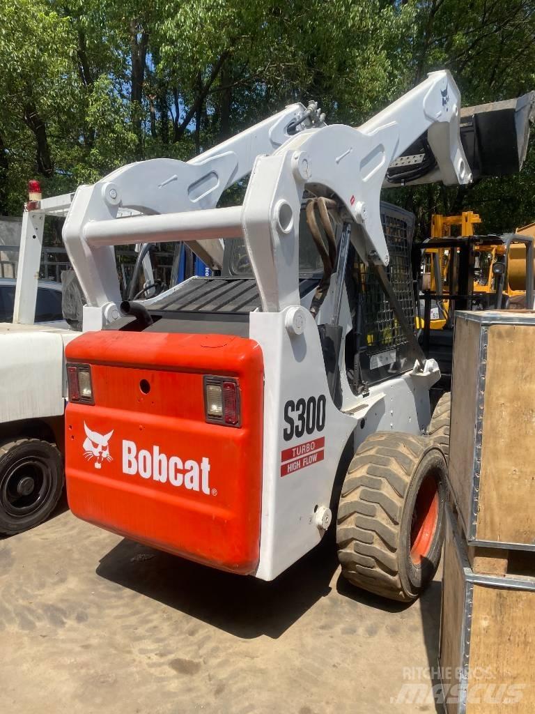 Bobcat S 300 Smykem řízené nakladače