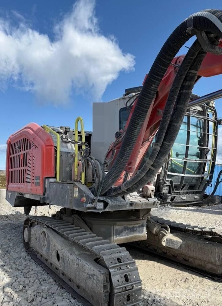 Sandvik DX800i Povrchové vrtací stroje