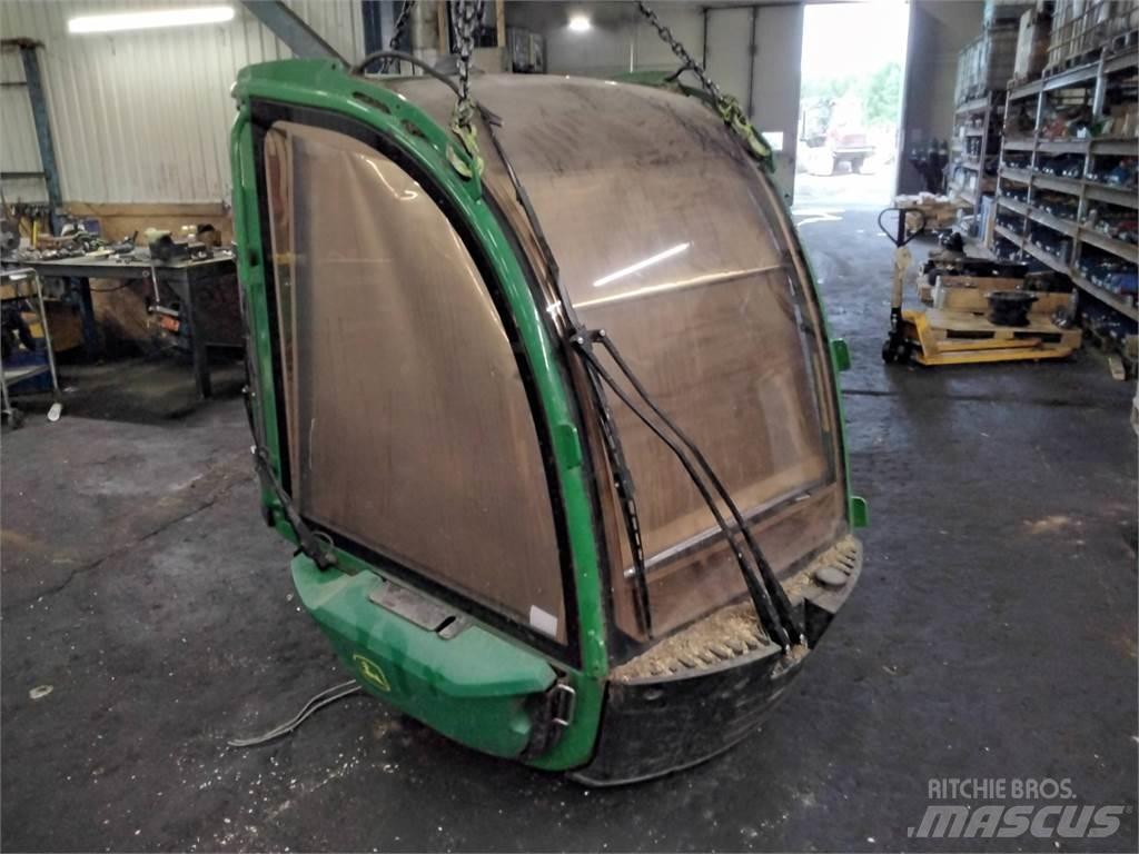 John Deere 1470G Kabiny a interiér