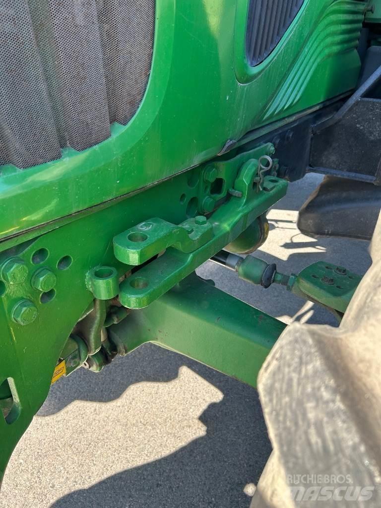 John Deere 7530 Traktory