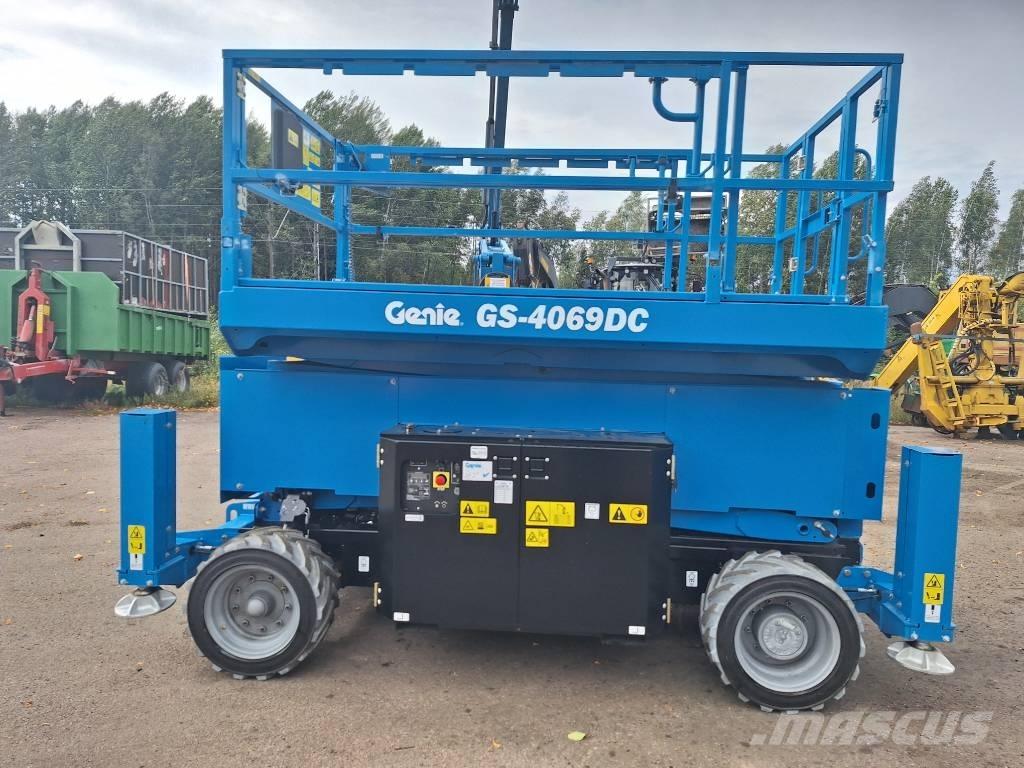 Genie GS-4069 DC Nůžková zvedací plošina