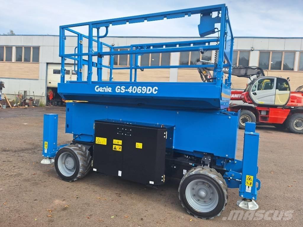 Genie GS-4069 DC Nůžková zvedací plošina