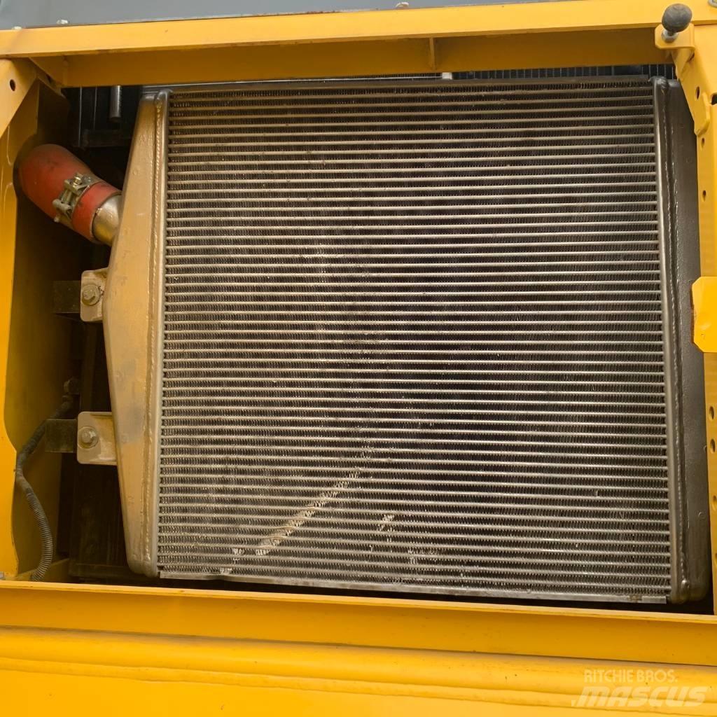 Komatsu PC450-8 Pásová rýpadla