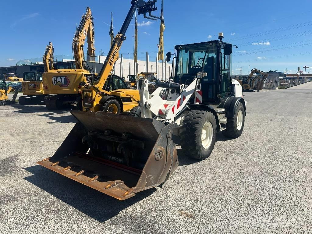 CAT 908 M Kolové nakladače