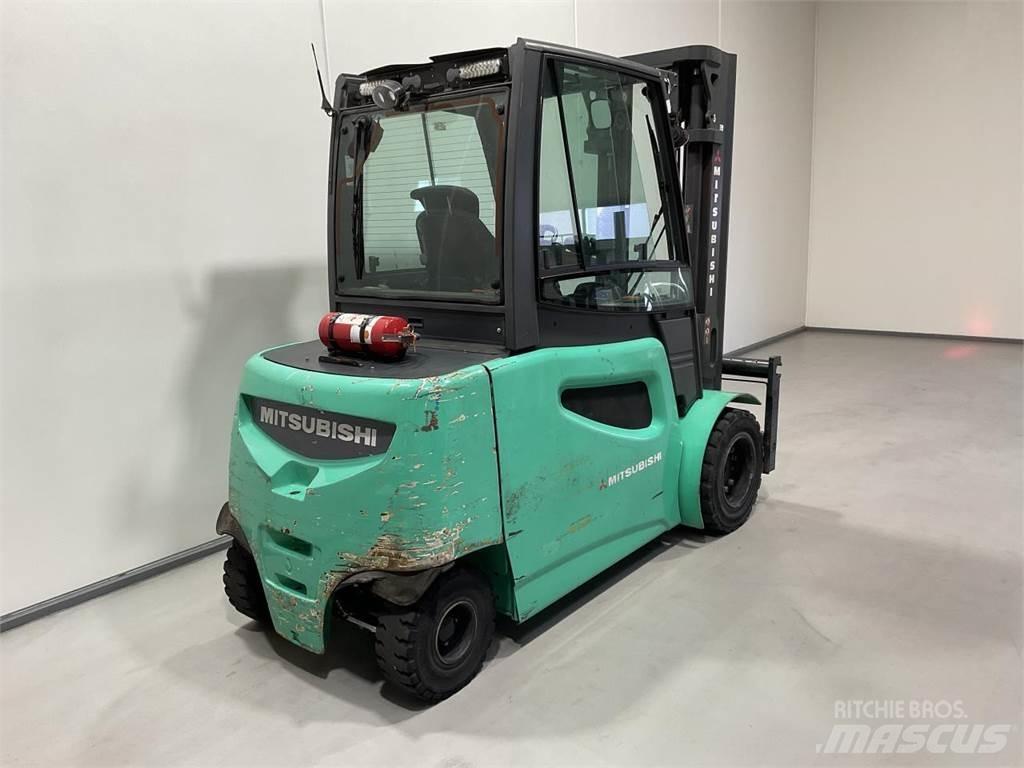 Mitsubishi FB50-2 Akumulátorové vozíky