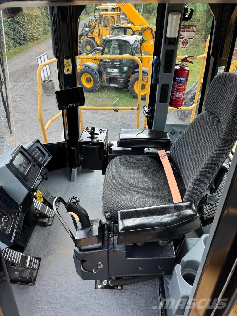 CAT 988 H Kolové nakladače