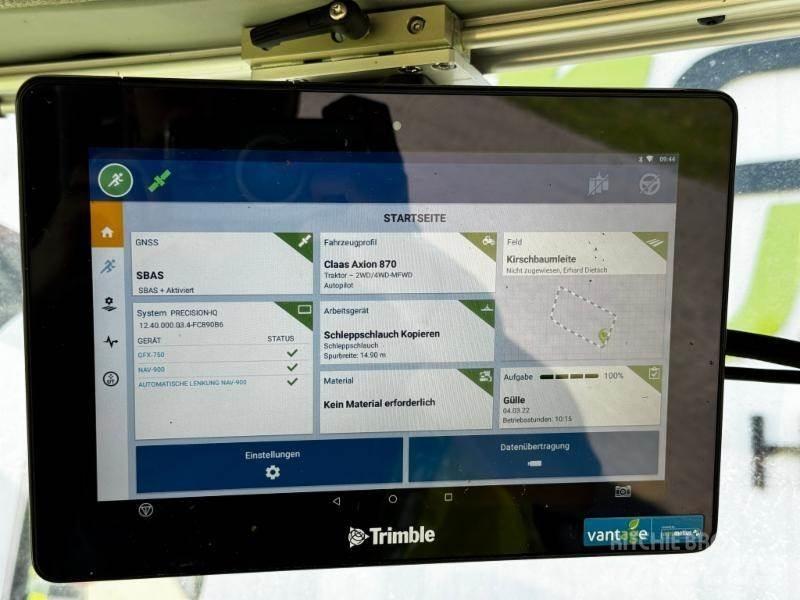 CLAAS AXION 870 Traktory