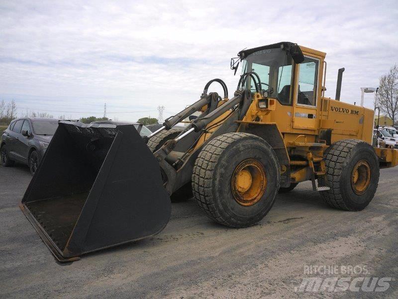 Volvo BM L120B Kolové nakladače