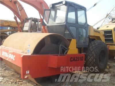 Dynapac CA 251 D Tahačové válce