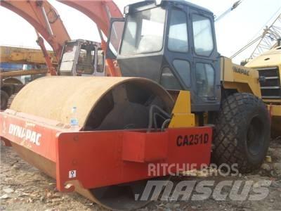 Dynapac CA 251 D Tahačové válce