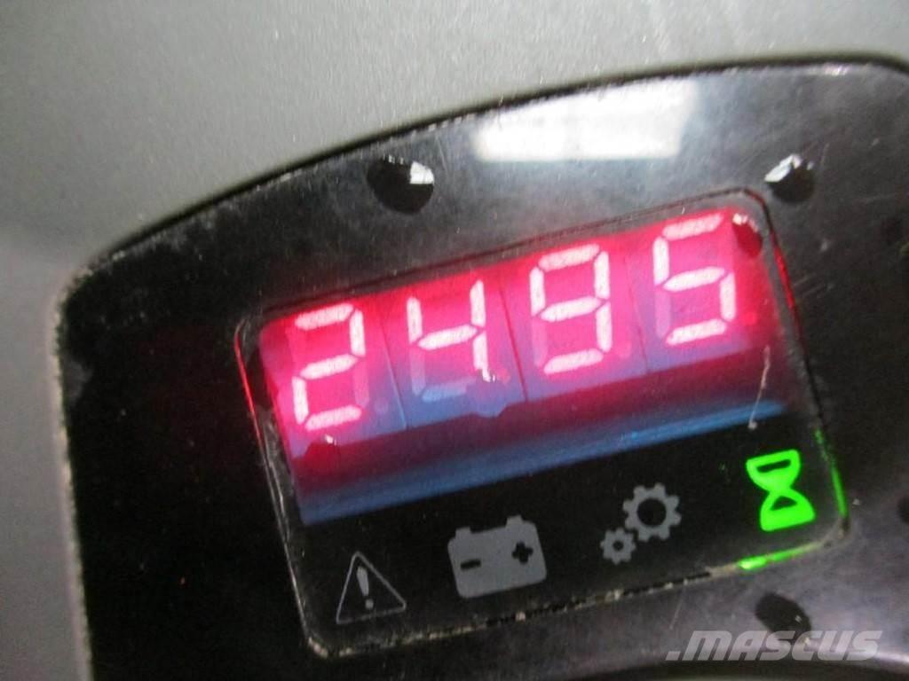 BT LPE200 Nízkozdvižný vozík s plošinou