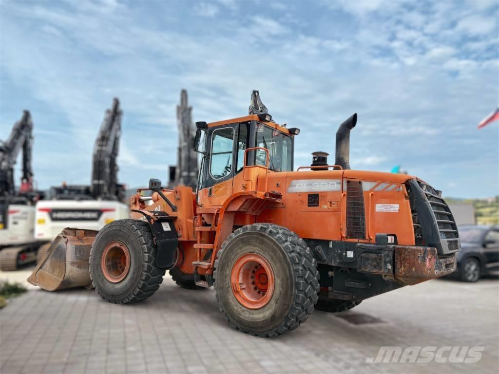 Doosan DL 300 Kolové nakladače