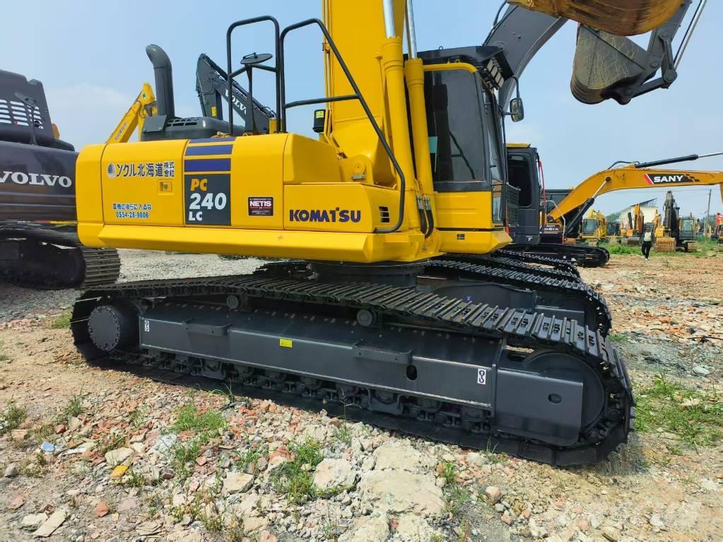 Komatsu PC 240-8 Pásová rýpadla