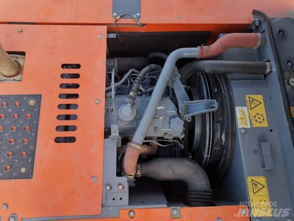 Hitachi ZX 240 Pásová rýpadla