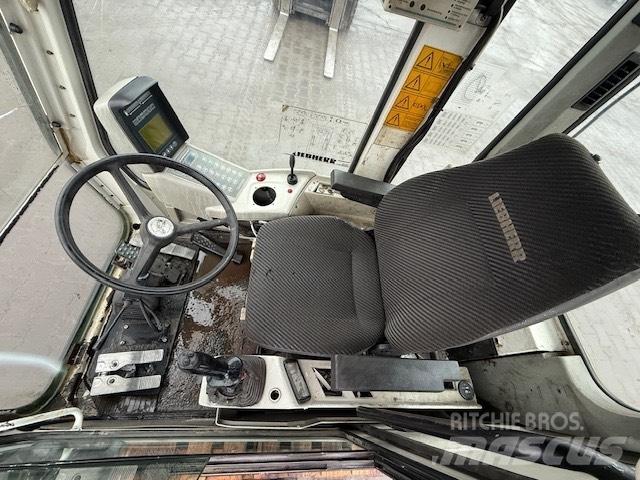 Liebherr A 924 B CAB Kabiny a interiér