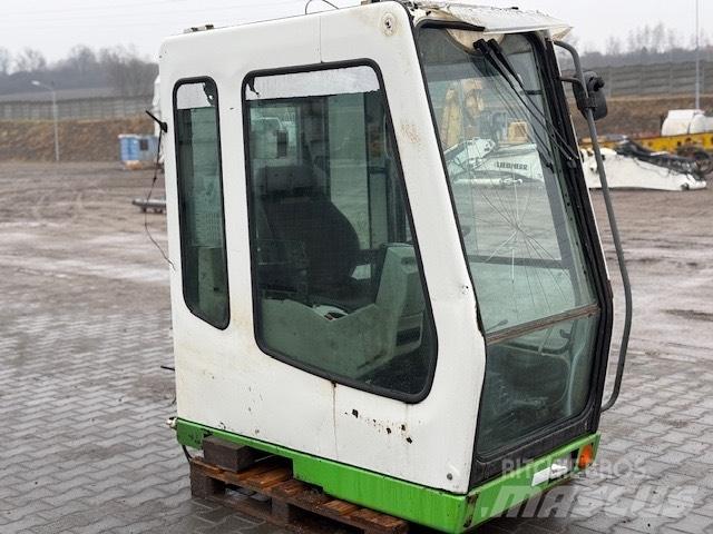 Liebherr A 924 B CAB Kabiny a interiér